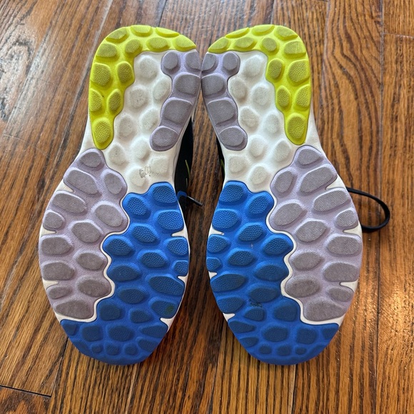 NEW BALANCE 520 V8 Running Shoe - Picture 5 of 6